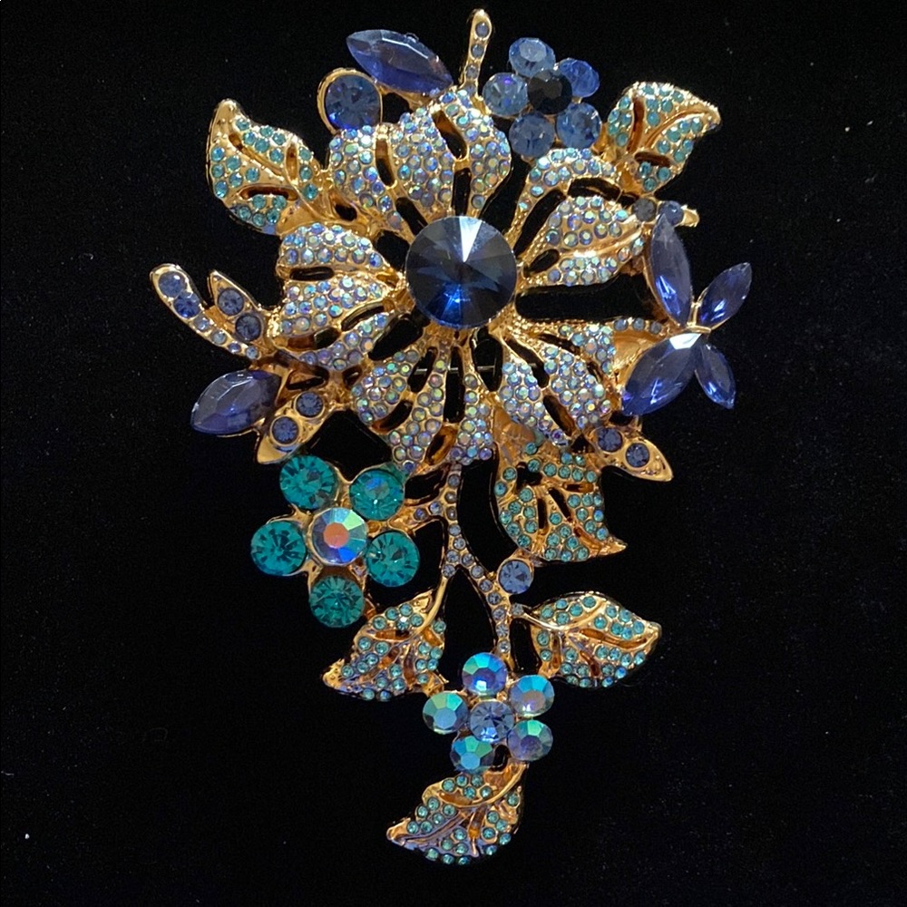 Elegant Gold and Blue Floral Brooch